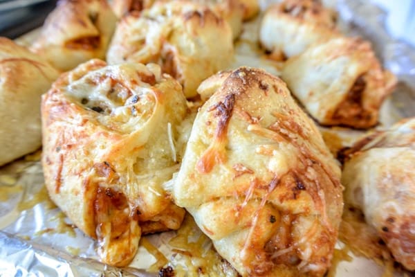 Cheesy Meatball Pizza Knots