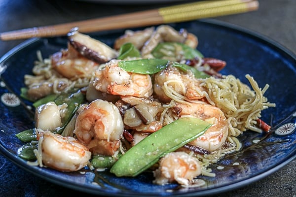 Stir Fried Garlic Noodles, Shrimp and Scallops - Easy to Make! - Belly ...