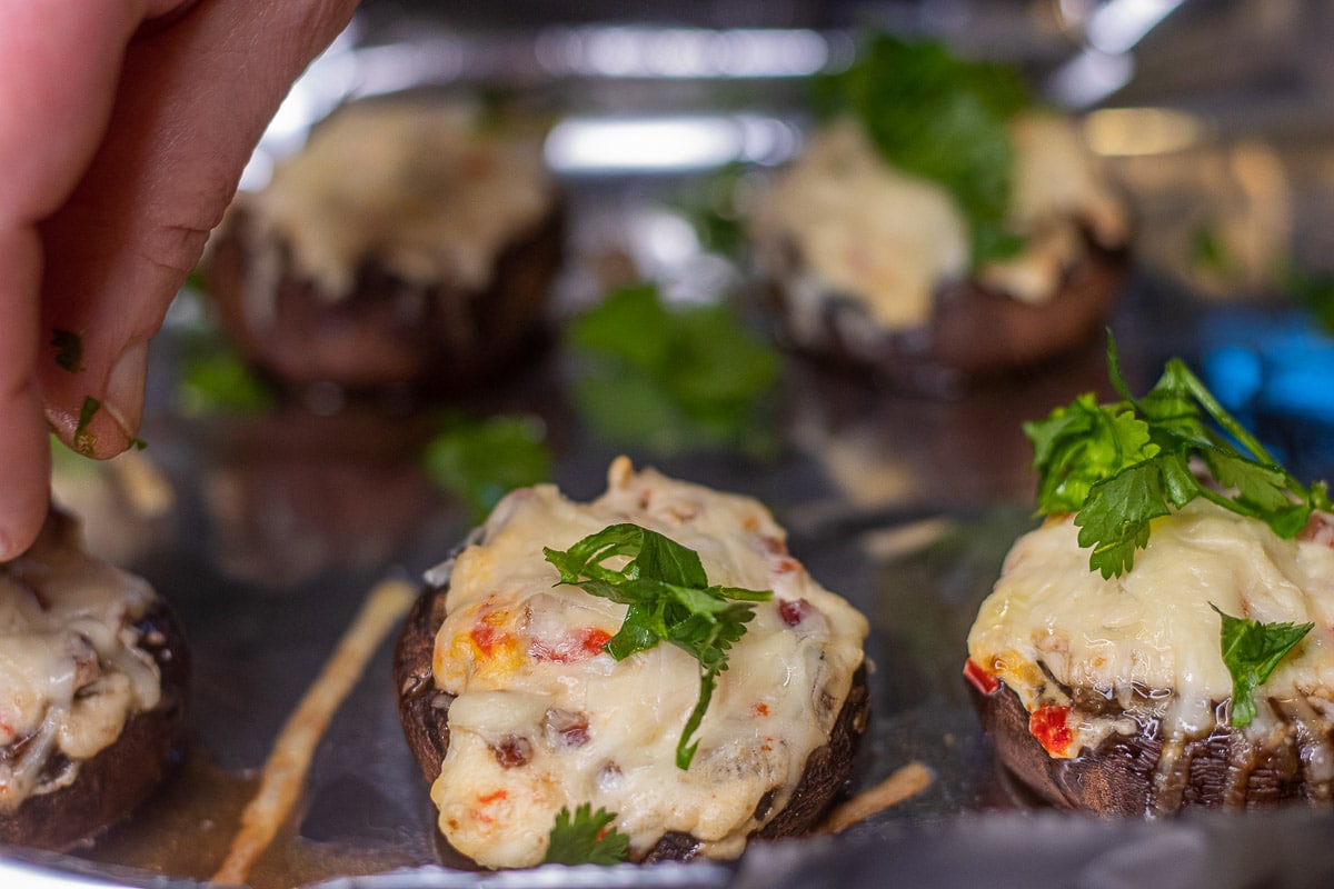 Spicy bacon stuffed mushrooms