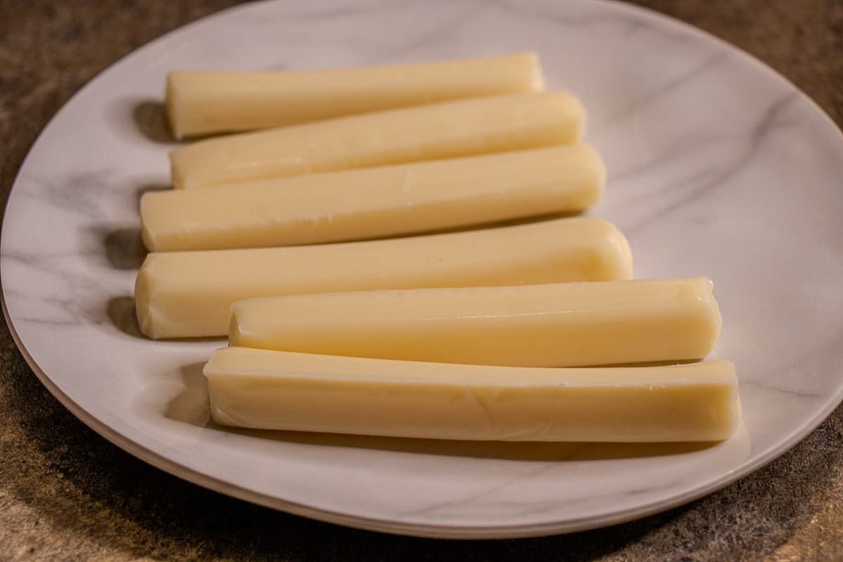 mozzarella cheese sticks